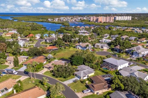 Villa ou maison à vendre à New Port Richey, Floride: 2 chambres, 140.84 m2 № 2431047 - photo 13