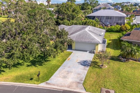 Villa ou maison à vendre à New Port Richey, Floride: 2 chambres, 140.84 m2 № 2431047 - photo 11