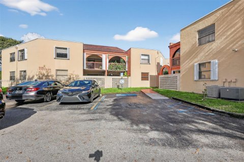 Снять в аренду кондоминиум в Майами, Флорида 2 спальни, 92.9м2, № 1946121 - фото 27