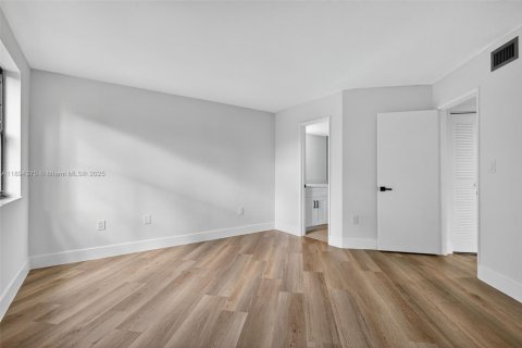 Снять в аренду кондоминиум в Майами, Флорида 2 спальни, 92.9м2, № 1946121 - фото 10