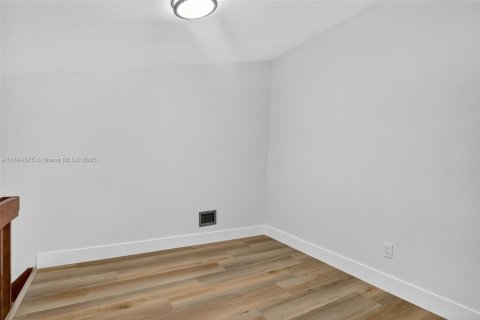 Снять в аренду кондоминиум в Майами, Флорида 2 спальни, 92.9м2, № 1946121 - фото 21