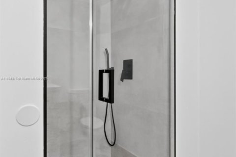 Снять в аренду кондоминиум в Майами, Флорида 2 спальни, 92.9м2, № 1946121 - фото 17