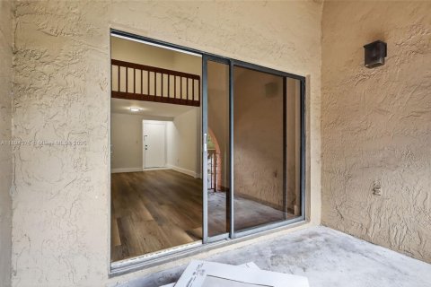 Снять в аренду кондоминиум в Майами, Флорида 2 спальни, 92.9м2, № 1946121 - фото 23