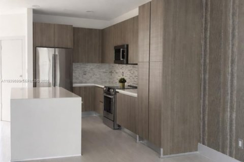 Купить таунхаус в Дорал, Флорида 3 спальни, 161.93м2, № 1997032 - фото 2