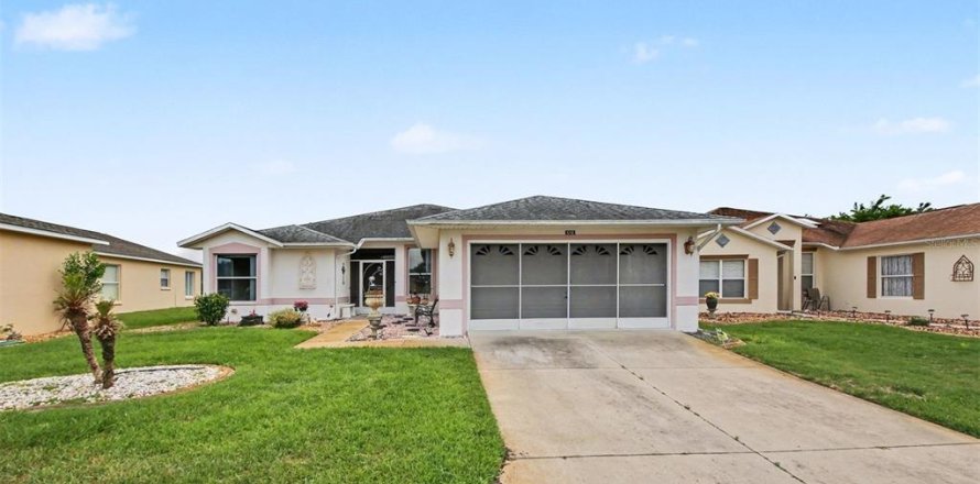 Villa ou maison à Leesburg, Floride 3 chambres, 164.81 m2 № 2142070