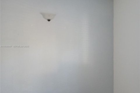 Condo in Pompano Beach, Florida, 2 bedrooms  № 1994806 - photo 3