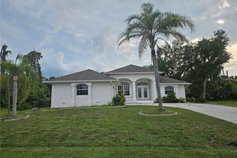 House in Rotonda, Florida 3 bedrooms, 206.71 sq.m. № 1190096 - photo 2