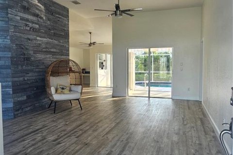 House in Rotonda, Florida 3 bedrooms, 206.71 sq.m. № 1190096 - photo 4