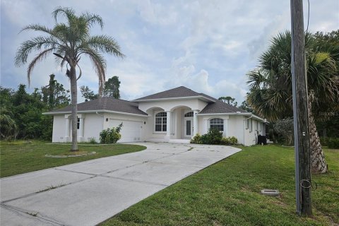 House in Rotonda, Florida 3 bedrooms, 206.71 sq.m. № 1190096 - photo 3
