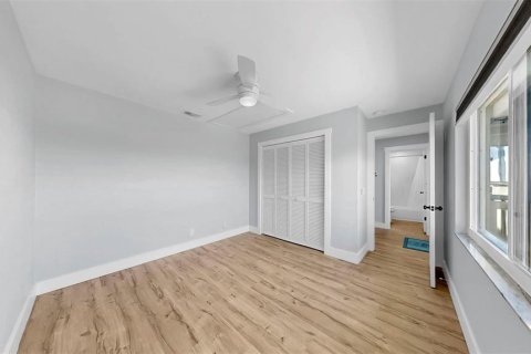 Condo in Apollo Beach, Florida, 2 bedrooms  № 1894928 - photo 25