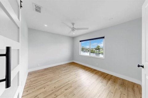 Condo in Apollo Beach, Florida, 2 bedrooms  № 1894928 - photo 17