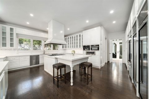 House in Miami, Florida 6 bedrooms, 828.78 sq.m. № 2152728 - photo 7