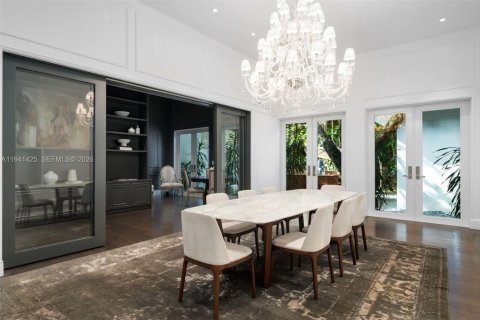 House in Miami, Florida 6 bedrooms, 828.78 sq.m. № 2152728 - photo 21