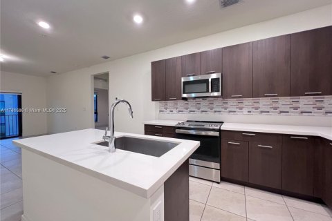 Copropriété à vendre à Doral, Floride: 3 chambres, 104.42 m2 № 1959842 - photo 4