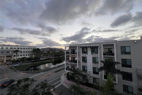 Copropriété à vendre à Doral, Floride: 3 chambres, 104.42 m2 № 1959842 - photo 2