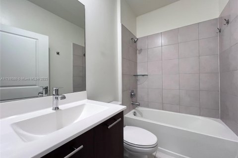 Copropriété à vendre à Doral, Floride: 3 chambres, 104.42 m2 № 1959842 - photo 12