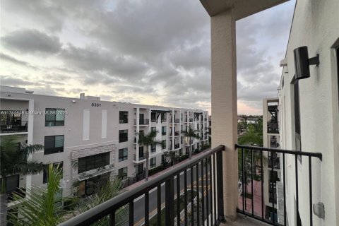 Copropriété à vendre à Doral, Floride: 3 chambres, 104.42 m2 № 1959842 - photo 1