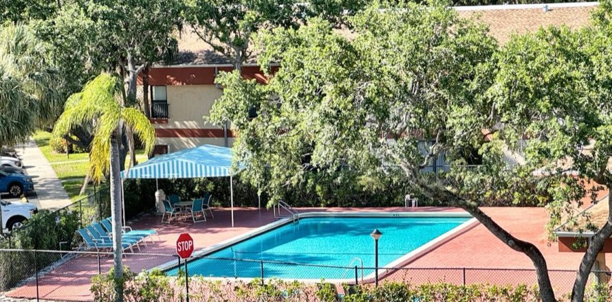 Condominio en Coconut Creek, Florida, 2 dormitorios  № 1100679