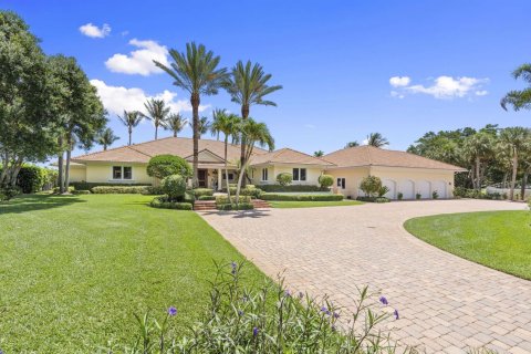 House in Stuart, Florida 4 bedrooms, 493.68 sq.m. № 2086670 - photo 10