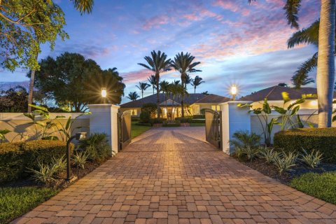 House in Stuart, Florida 4 bedrooms, 493.68 sq.m. № 2086670 - photo 29