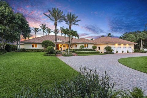 House in Stuart, Florida 4 bedrooms, 493.68 sq.m. № 2086670 - photo 23