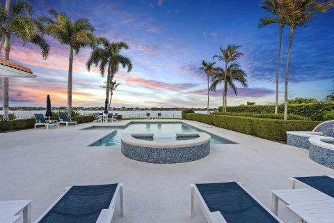 House in Stuart, Florida 4 bedrooms, 493.68 sq.m. № 2086670 - photo 17