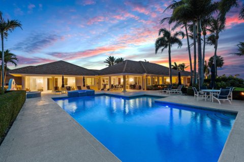 House in Stuart, Florida 4 bedrooms, 493.68 sq.m. № 2086670 - photo 6