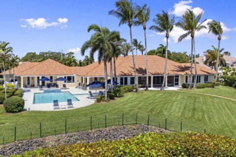House in Stuart, Florida 4 bedrooms, 493.68 sq.m. № 2086670 - photo 5