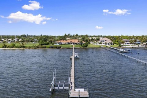 House in Stuart, Florida 4 bedrooms, 493.68 sq.m. № 2086670 - photo 21