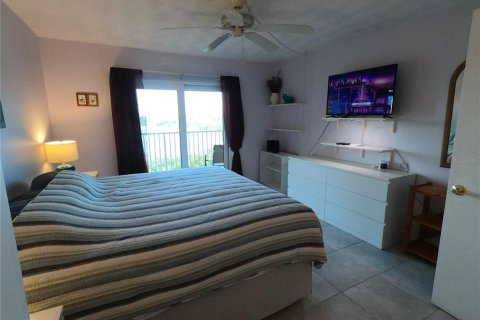 Condo in Indian Shores, Florida, 1 bedroom  № 2113414 - photo 10