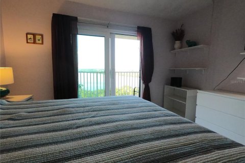 Condo in Indian Shores, Florida, 1 bedroom  № 2113414 - photo 11