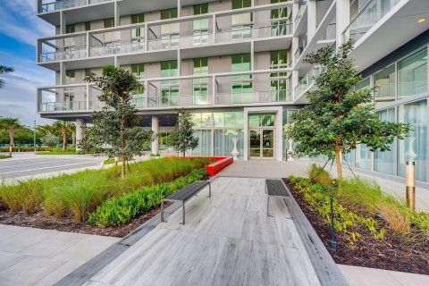 Снять в аренду кондоминиум в Санрайз, Флорида 3 комнаты, 85.47м2, № 2146271 - фото 5
