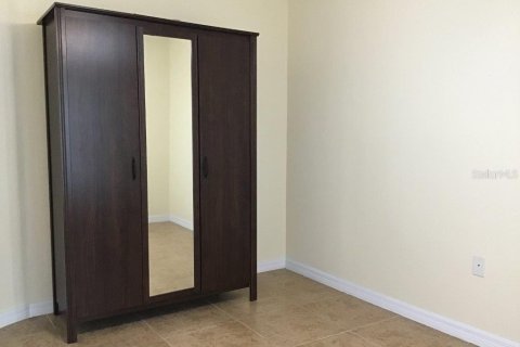 Villa ou maison à louer à Poinciana, Floride: 2 chambres, 112.78 m2 № 2425544 - photo 7