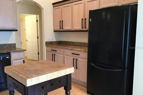 Villa ou maison à louer à Poinciana, Floride: 2 chambres, 112.78 m2 № 2425544 - photo 5