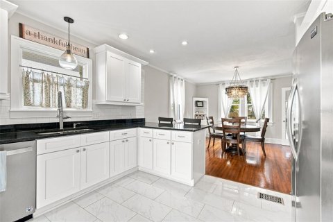 Villa ou maison à vendre à Saint Petersburg, Floride: 5 chambres, 245.73 m2 № 2350194 - photo 14