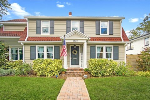 House in Saint Petersburg, Florida 5 bedrooms, 245.73 sq.m. № 2350194