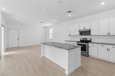 House in Orlando, Florida 4 bedrooms, 189.06 sq.m. № 2273317 - photo 11
