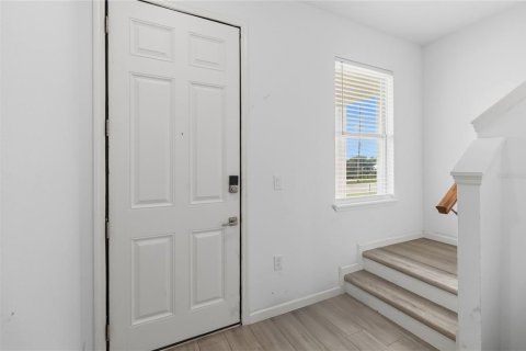 House in Orlando, Florida 4 bedrooms, 189.06 sq.m. № 2273317 - photo 5
