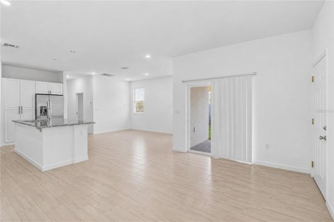 House in Orlando, Florida 4 bedrooms, 189.06 sq.m. № 2273317 - photo 14