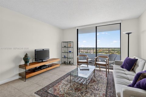Condominio en venta en Hallandale Beach, Florida, 1 dormitorio, 92.9 m2 № 2032806 - foto 5