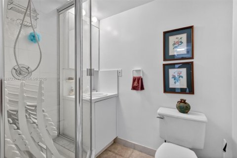 Condominio en venta en Hallandale Beach, Florida, 1 dormitorio, 92.9 m2 № 2032806 - foto 16