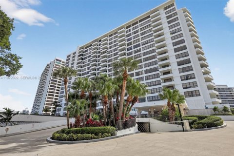 Condominio en Hallandale Beach, Florida, 1 dormitorio № 2032806