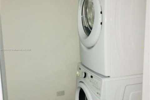 Condominio en venta en Miami, Florida, 2 dormitorios, 111.48 m2 № 1936265 - foto 13