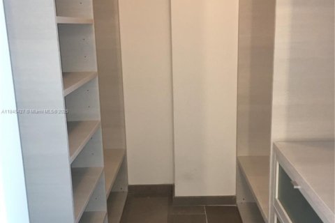 Condominio en venta en Miami, Florida, 2 dormitorios, 111.48 m2 № 1936265 - foto 3