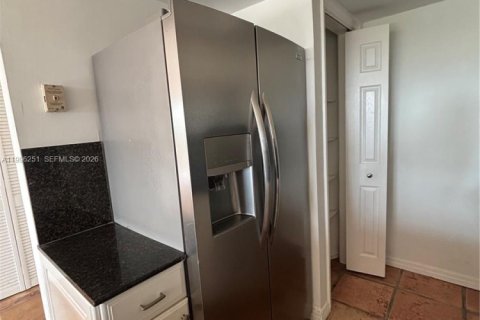 Condo in Key Biscayne, Florida, 2 bedrooms  № 2059452 - photo 9