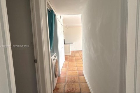 Condo in Key Biscayne, Florida, 2 bedrooms  № 2059452 - photo 13