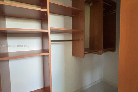 Condo in Key Biscayne, Florida, 2 bedrooms  № 2059452 - photo 18