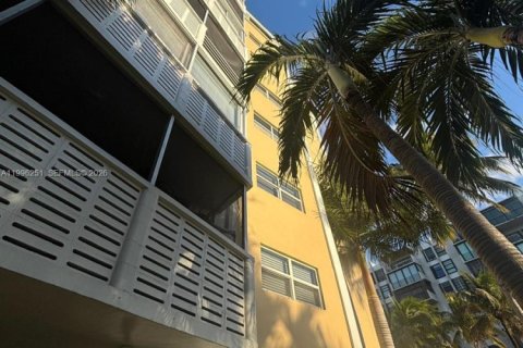 Condo in Key Biscayne, Florida, 2 bedrooms  № 2059452 - photo 26