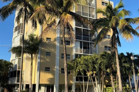 Condo in Key Biscayne, Florida, 2 bedrooms  № 2059452