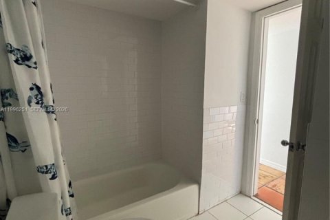 Condo in Key Biscayne, Florida, 2 bedrooms  № 2059452 - photo 20